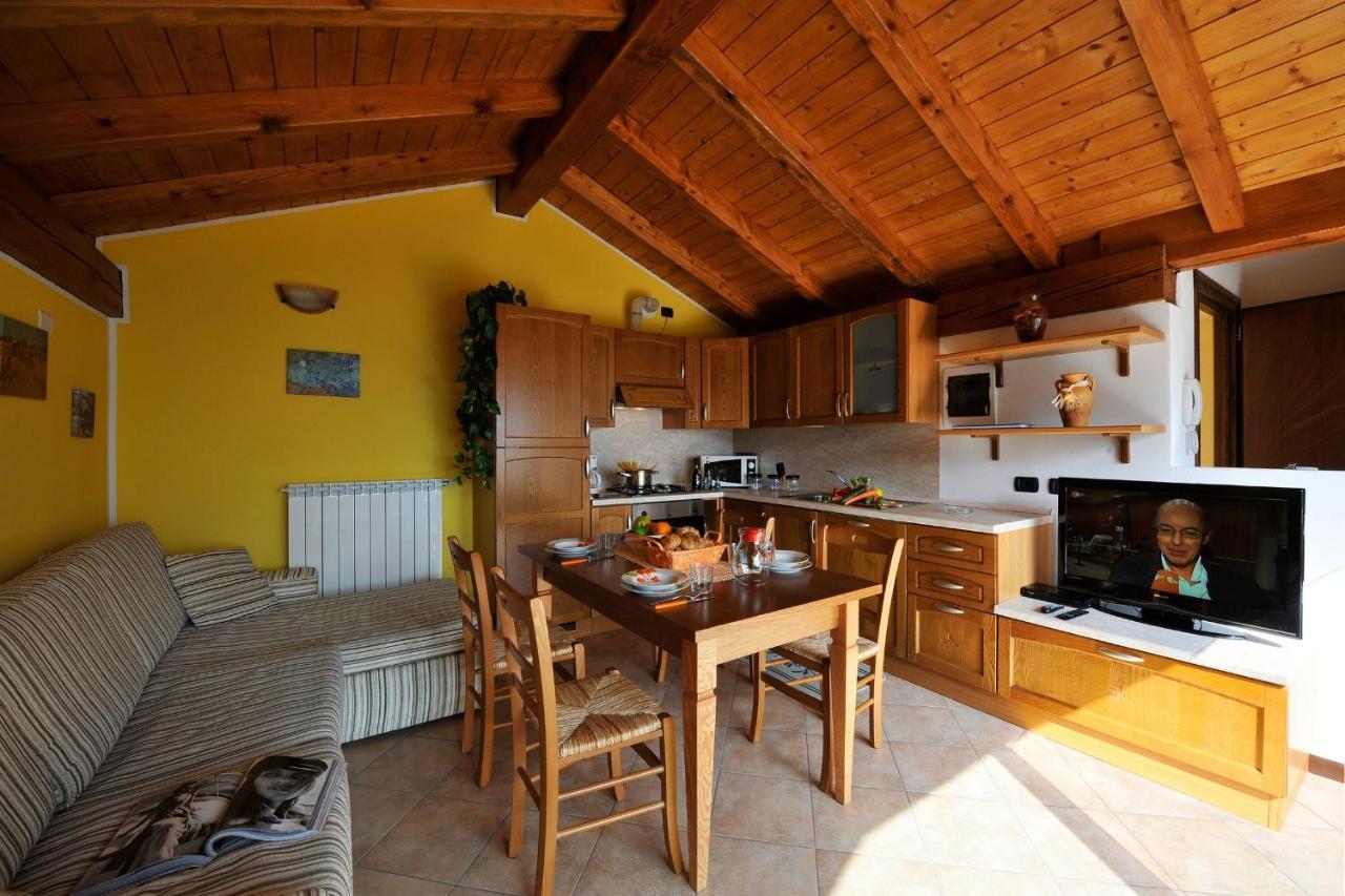Residence Borgo La Sorgente Gravedona Bagian luar foto